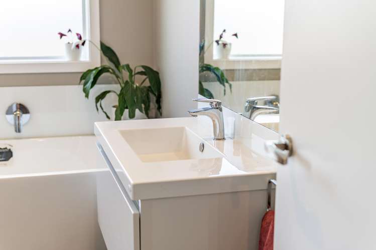 27 Brian Hughes Road Wainuiomata_16