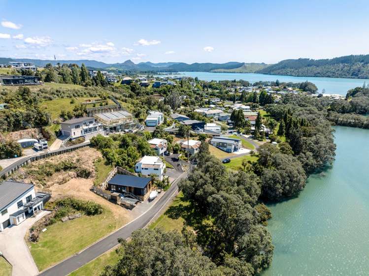 6/135 Waireka Place Whangamata_18