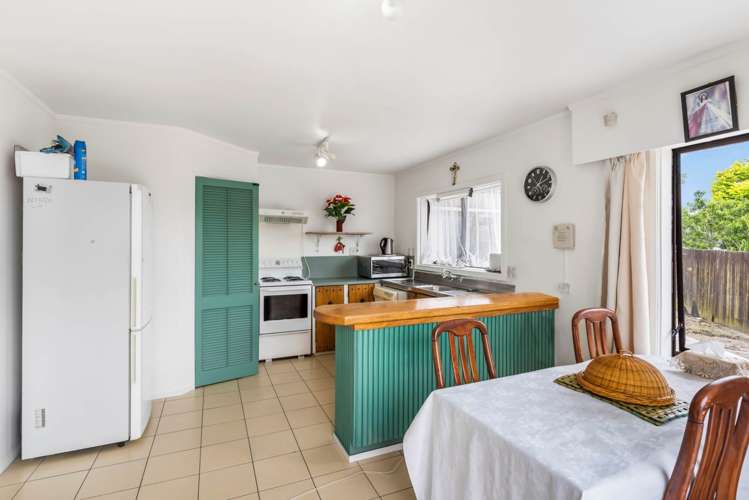 1/12 Diorella Drive Clover Park_5