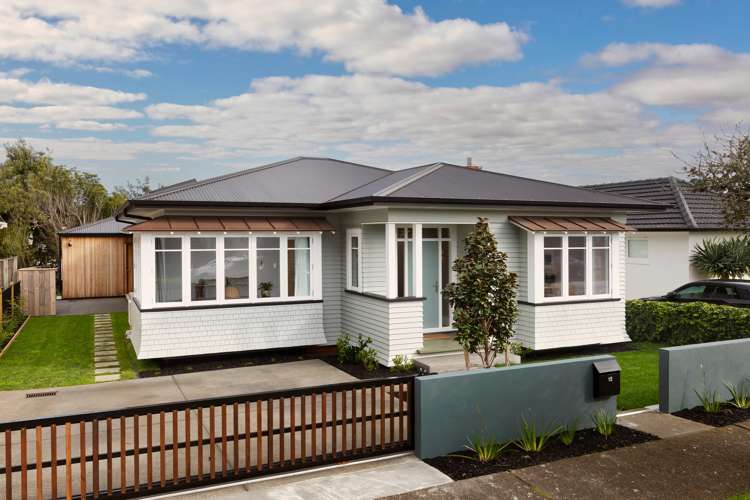 15 Challinor Crescent Mount Albert_22