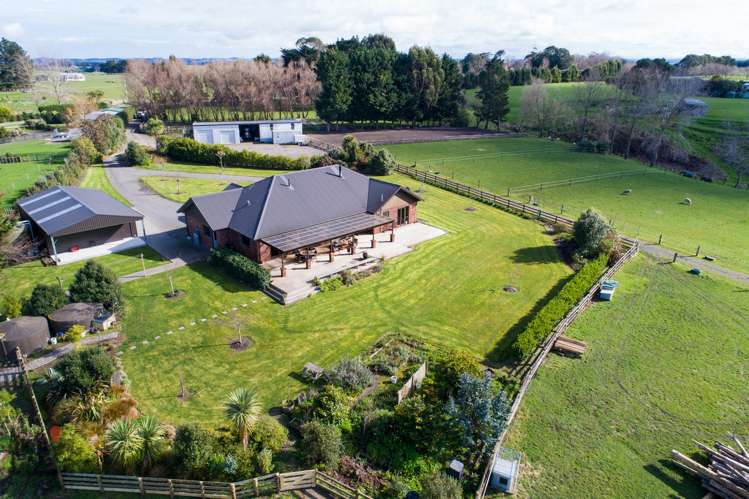 702 Mount Stewart Halcombe Road Halcombe_0