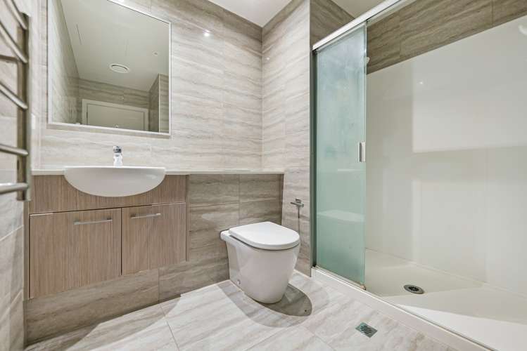 402/3 Rose Garden Lane Albany_8