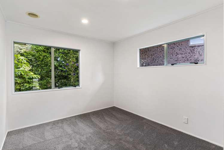 1 Halldene Terrace Red Beach_12