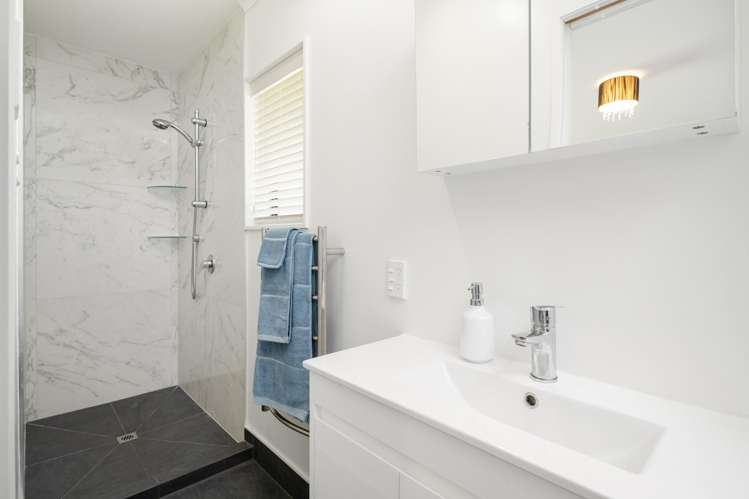 108 Moana View Road Waikawa Bay_11