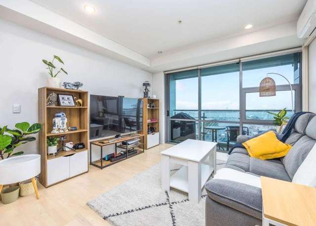 2 BEDROOM + 1 STUDY APARTMENT IN AUCKLAND CITY