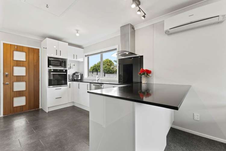 1/58 Challen Close Conifer Grove_1