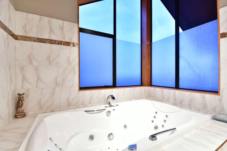 1 Myra G Place Stanmore Bay_40