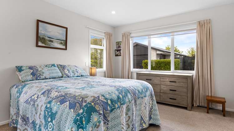 34 Noumea Drive Rangatira Park_12