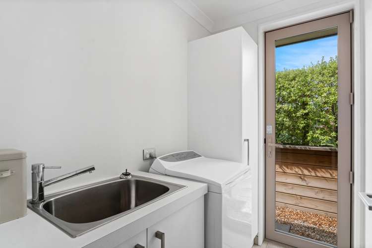 9 Alice Burn Drive Luggate_21