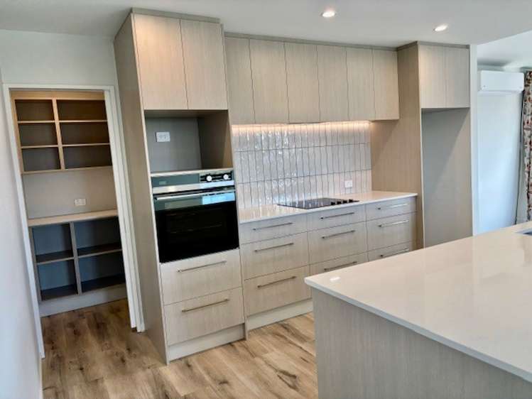 45 Charles Upham Drive 11353_1