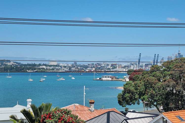 3 Jubilee Avenue Devonport_29