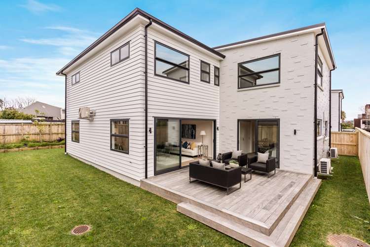 13b Gulf Crest Bucklands Beach_25