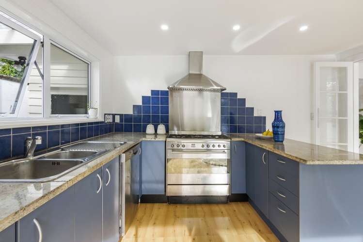 25 Marsh Avenue Forrest Hill_10