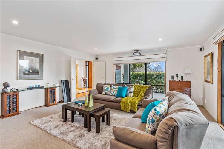 8 The Knoll Greenhithe_12