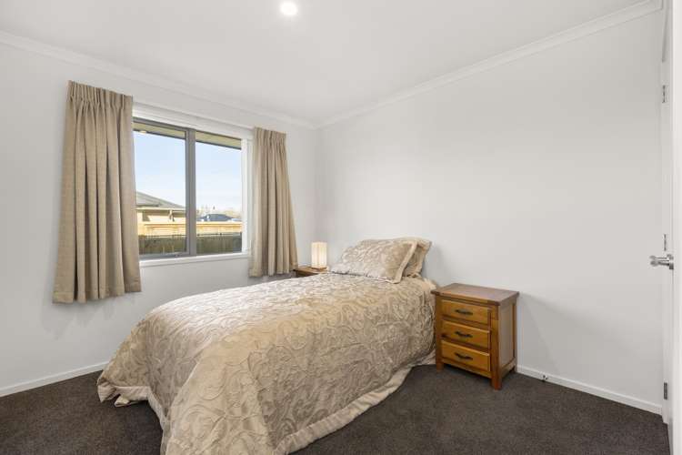 4 Plescher Crescent Leamington_12