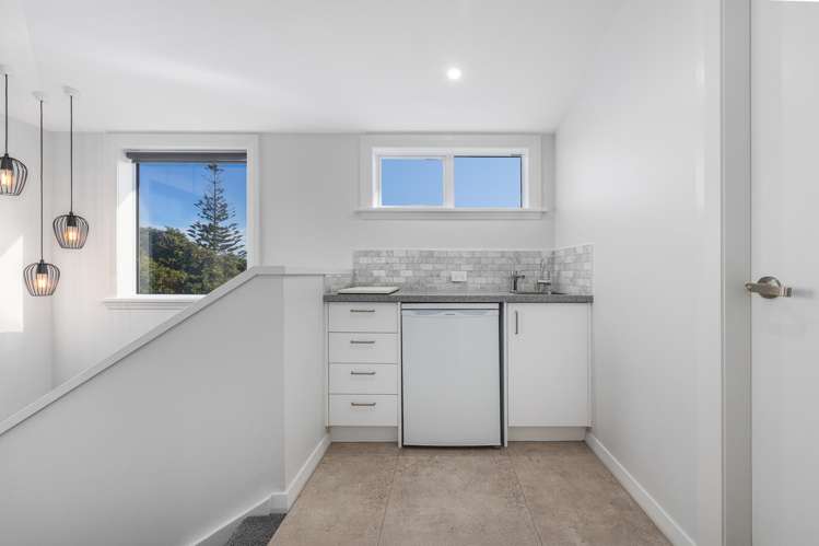 8 Hughes Street Waikanae Beach_15