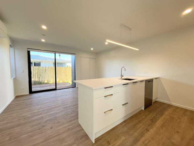 2/83 Edinburgh Street 10222_3