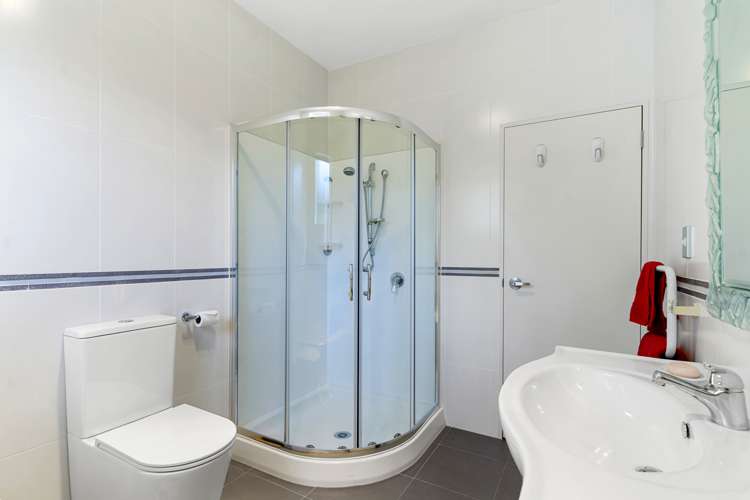 76 Baverstock Road Flat Bush_17