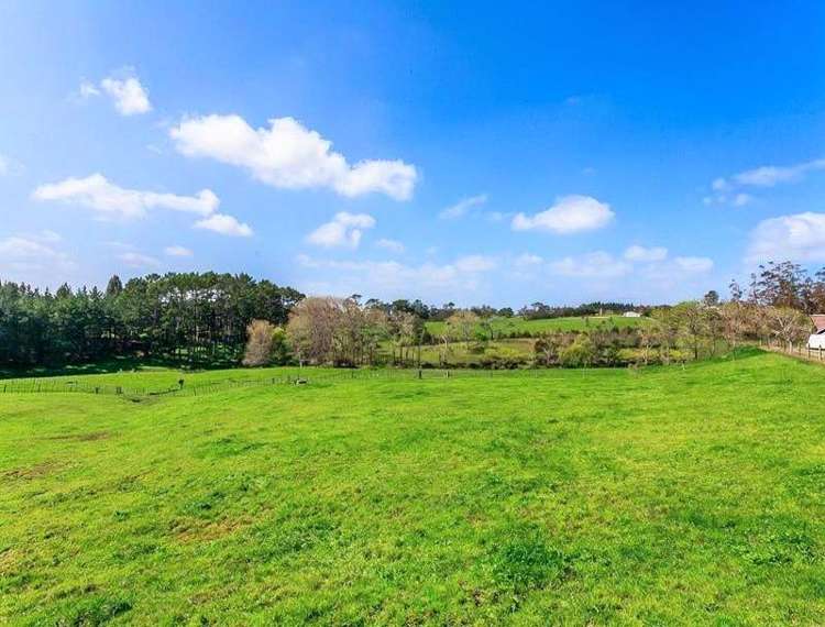 69 Puke Road Kumeu_11