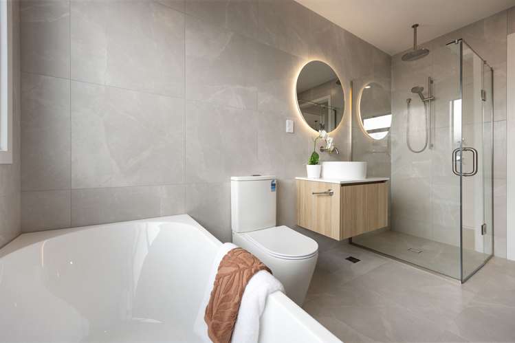 17 Auburn Green Peacocke_16