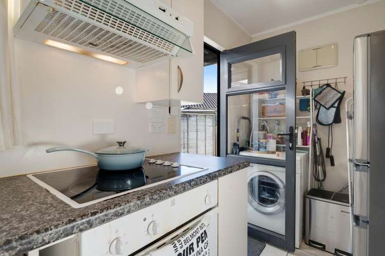 54 Mirrabooka Avenue Botany Downs_30