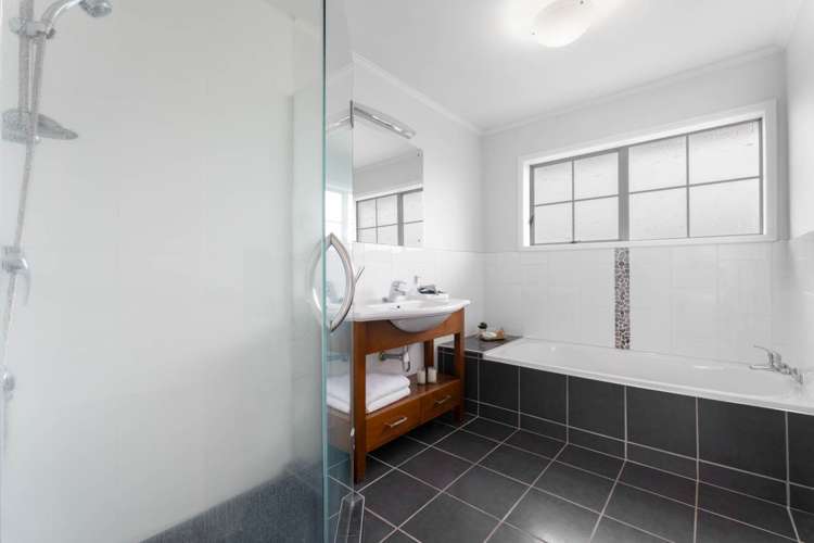 1/1 Folkestone Street Murrays Bay_24