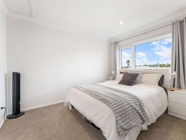 1/1 Broadview Place Howick_10