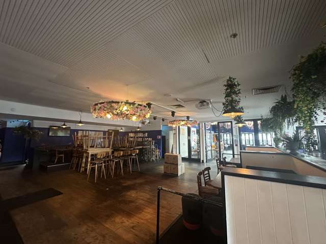 Shop 2/138 Hurstmere Road Takapuna_3