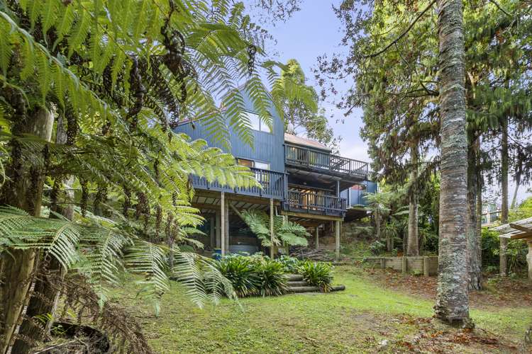 196 Godley Road Titirangi_1