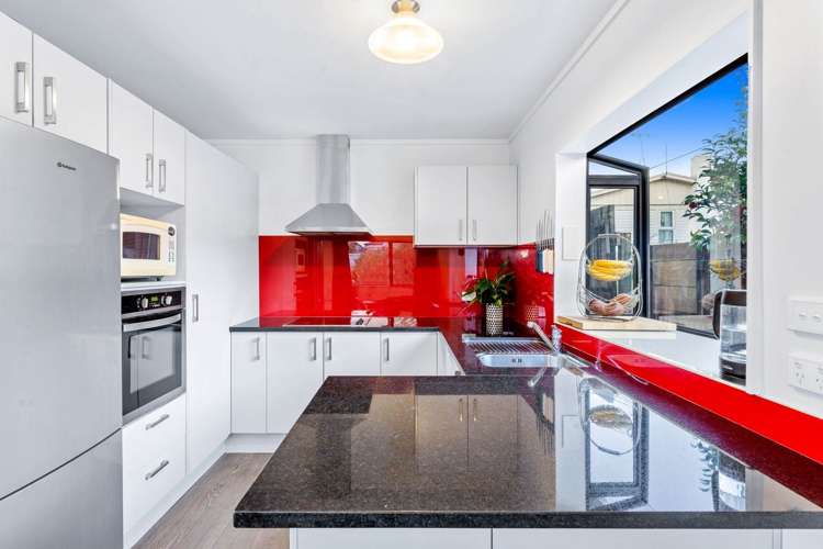 11b Kennedy Avenue Forrest Hill_2