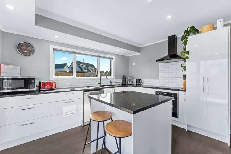 2/96 Racecourse Road Waiuku_3