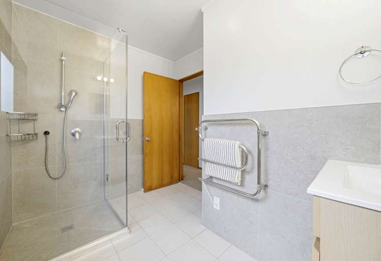 11 Highwood Grove Torbay_16