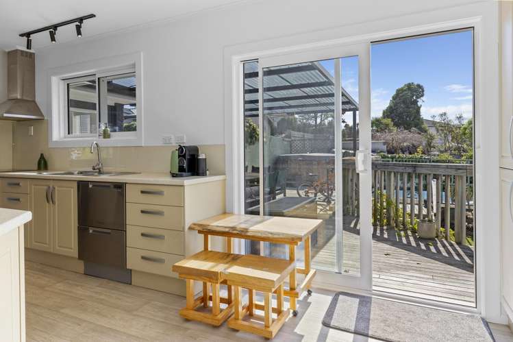10 Armstrong Grove Hilltop_14