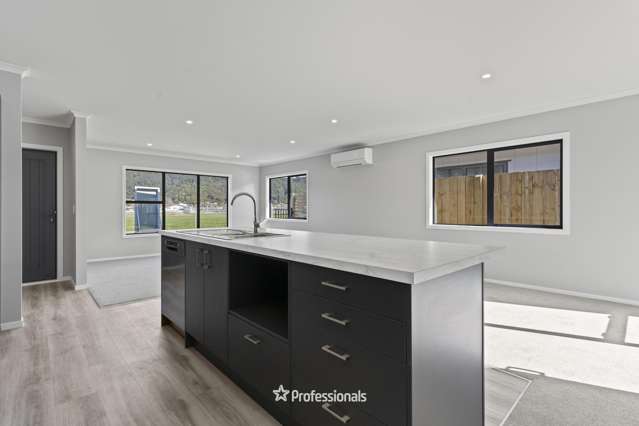 38 Harry Martin Lane Wainuiomata_2