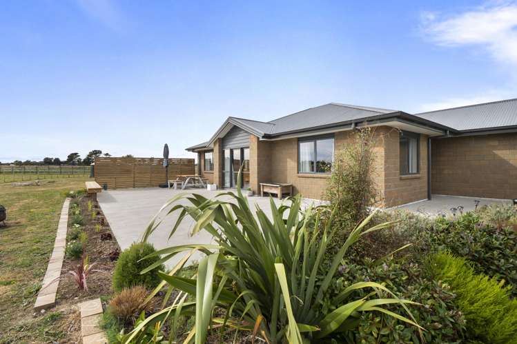 6 Sterling Lane Rongotea_16