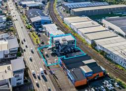 Strong exposure, established tenant in Penrose