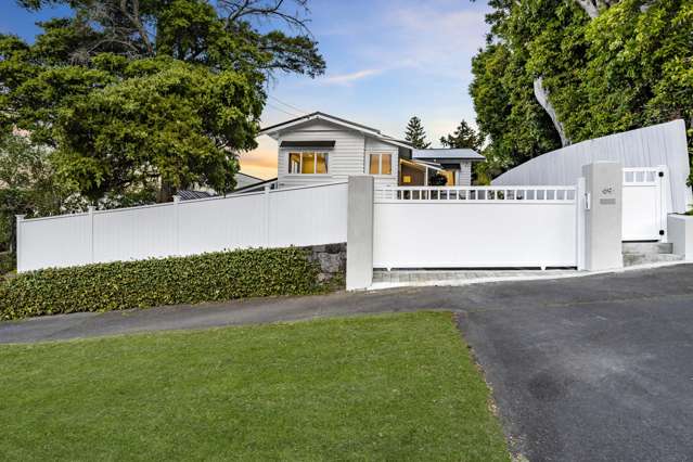 RENOVATED HOME - 5 MINS WALK TO KING'S SCHOOL