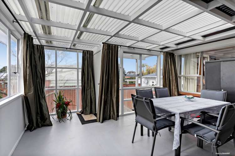 76 Lake Road Narrow Neck_3