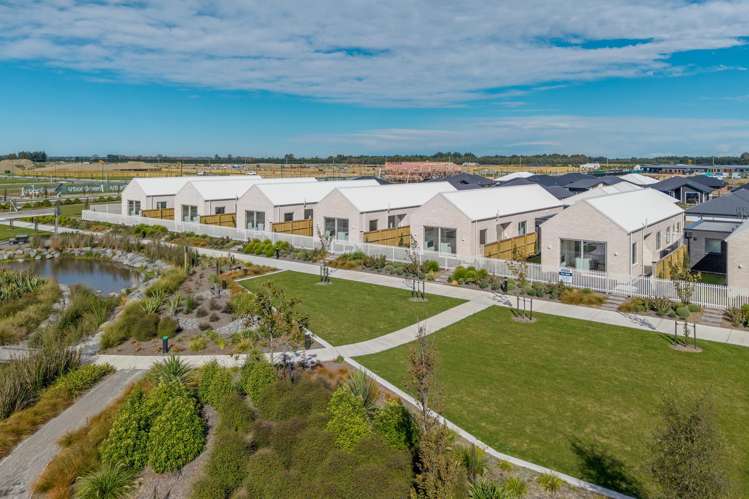 1 and 3 Shrubbery Lane_0