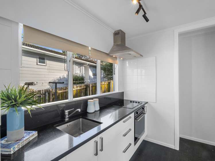 2/6 Tallington Crescent Torbay_9