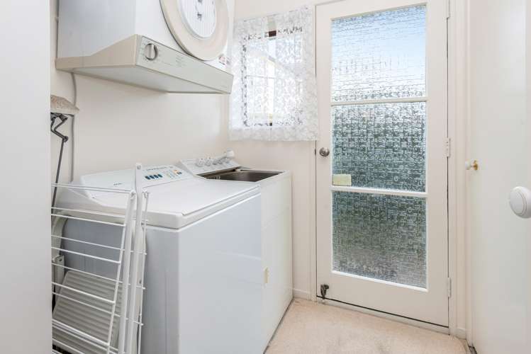 2/26a Eastern Beach Road Eastern Beach_13