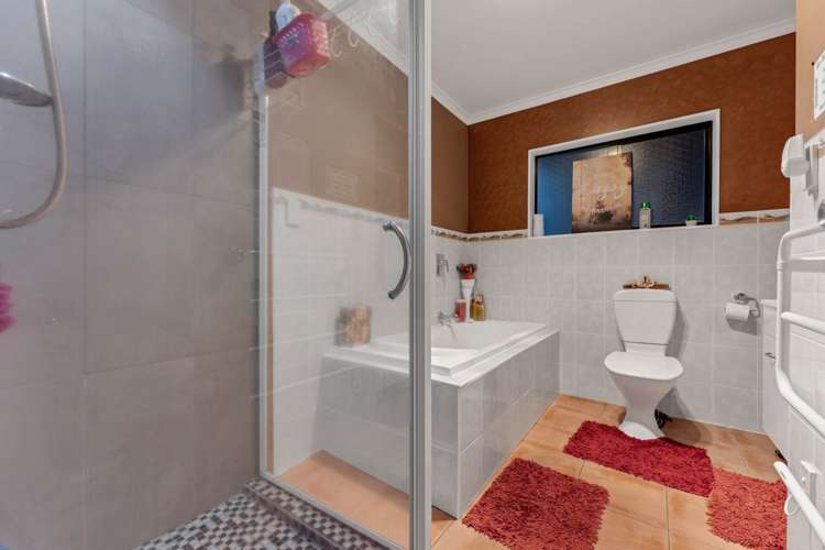 54 Bellville Drive Clendon Park_10