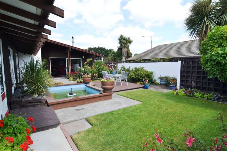 76 Racecourse Road Sockburn_15