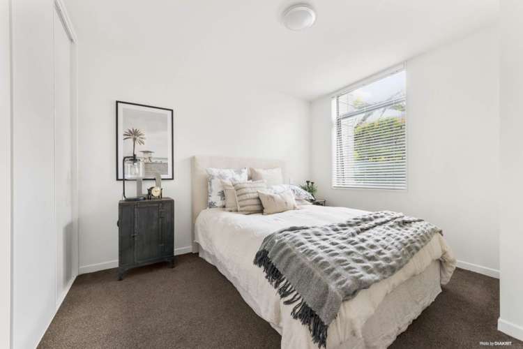 5 Bickerton Way Flat Bush_8