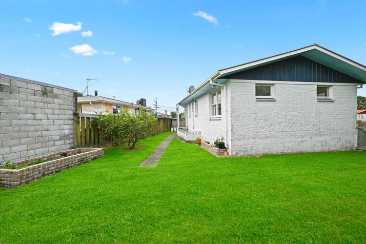 16 Te Anau Place Glenview_12