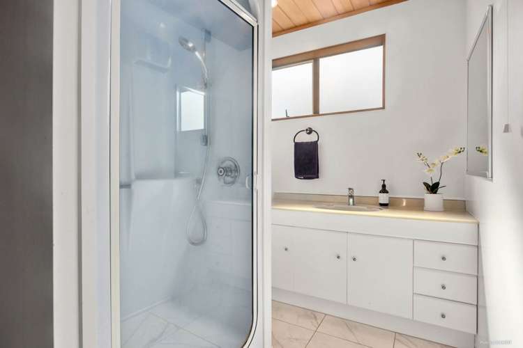 10 Cezanne Place New Lynn_12