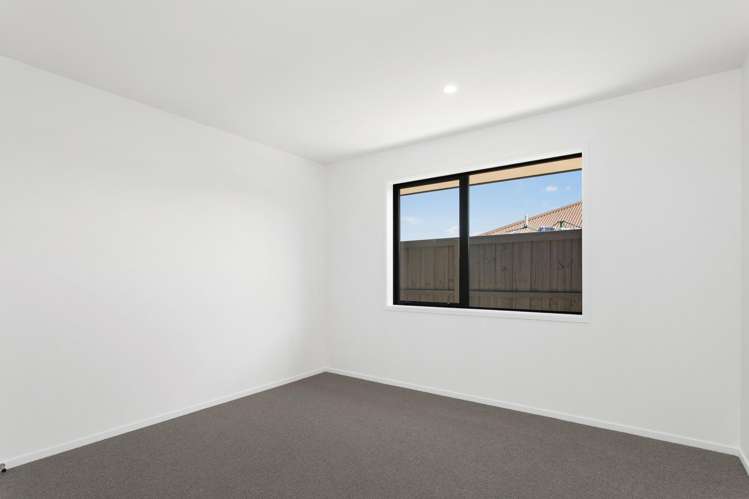 6 Earl Way Amberley_14