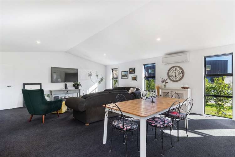 17 Sandford Terrace Lower Shotover_11