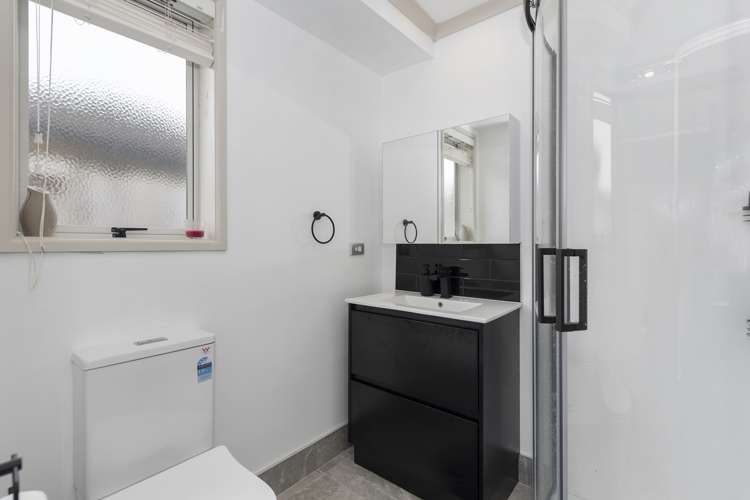 1 Parkside Drive Huntington_8