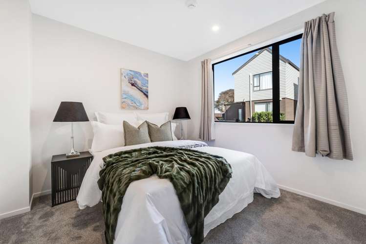 4 Te Whitinga Lane Flat Bush_13